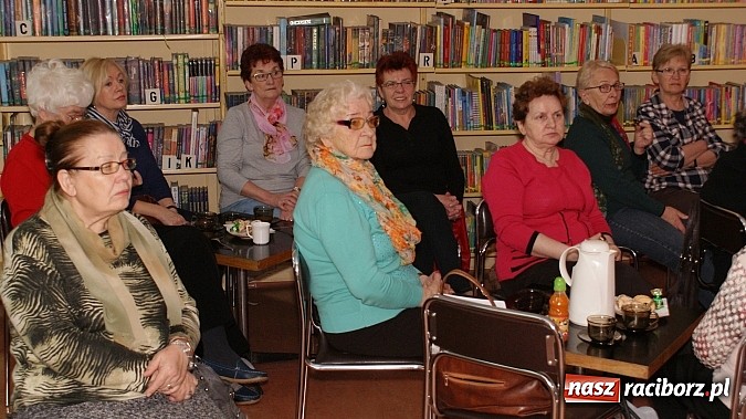 Zdjęcie w galerii na portalu naszraciborz.pl: Spotkanie z seniorami w raciborskiej bibliotece  wiadomości z regionu