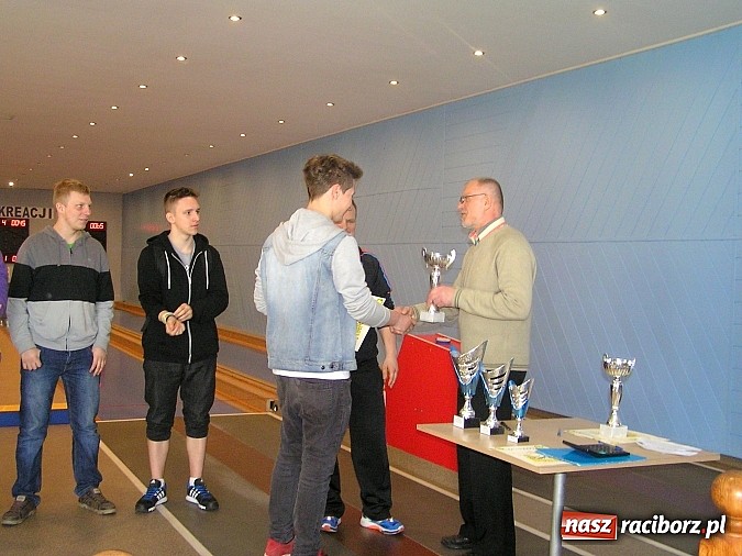 Zdjęcie w galerii na portalu naszraciborz.pl: Turniej w kręgle klasyczne szkół ponadgimnazjalnych wiadomości z regionu
