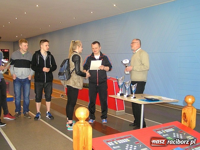 Zdjęcie w galerii na portalu naszraciborz.pl: Turniej w kręgle klasyczne szkół ponadgimnazjalnych wiadomości z regionu