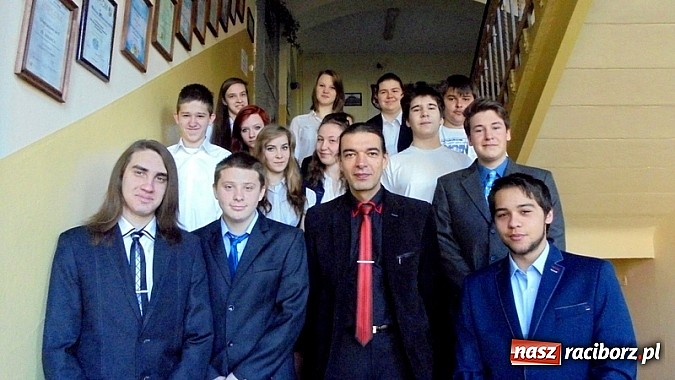 Zdjęcie w galerii na portalu naszraciborz.pl: Pierwszy dzień egzaminów w Gimnazjum nr 5 wiadomości z regionu