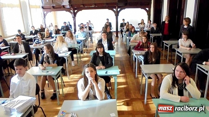 Zdjęcie w galerii na portalu naszraciborz.pl: Pierwszy dzień egzaminów w Gimnazjum nr 5 wiadomości z regionu