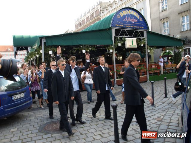Zdjęcie w galerii na portalu naszraciborz.pl: Na raciborskim RYNKU była dziś GWIAZDA wiadomości z regionu