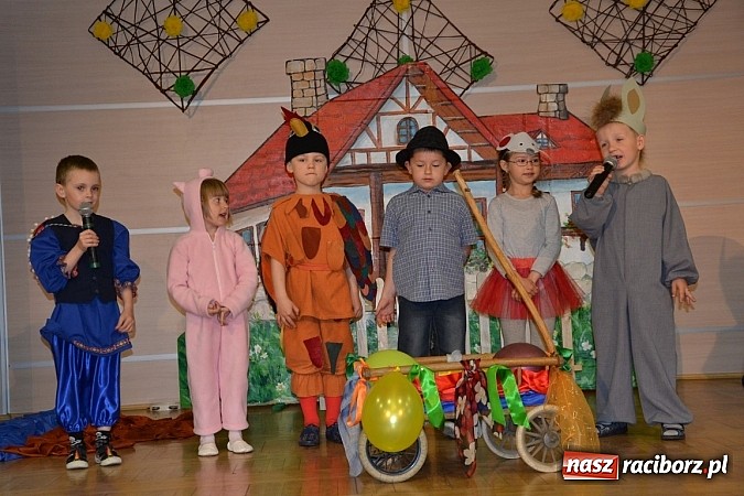 Zdjęcie w galerii na portalu naszraciborz.pl: XXIII Międzynarodowy Przegląd Teatrzyków Przedszkolnych w Tworkowie - FOTOREPORTAŻ wiadomości z regionu