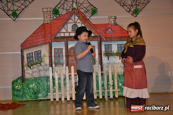 Zdjęcie w galerii na portalu naszraciborz.pl: XXIII Międzynarodowy Przegląd Teatrzyków Przedszkolnych w Tworkowie - FOTOREPORTAŻ wiadomości z regionu
