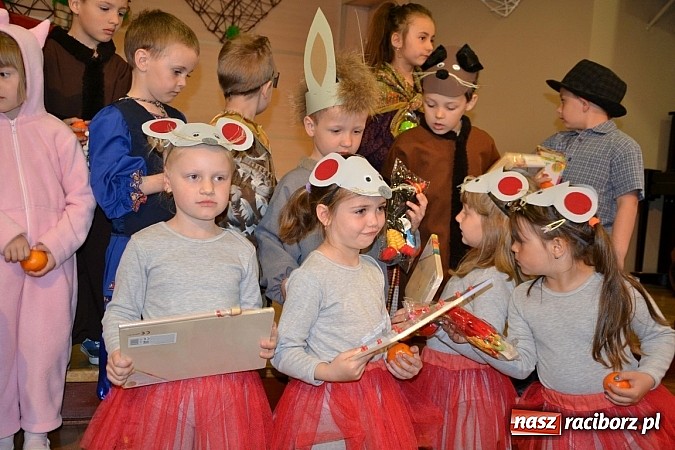 Zdjęcie w galerii na portalu naszraciborz.pl: XXIII Międzynarodowy Przegląd Teatrzyków Przedszkolnych w Tworkowie - FOTOREPORTAŻ wiadomości z regionu