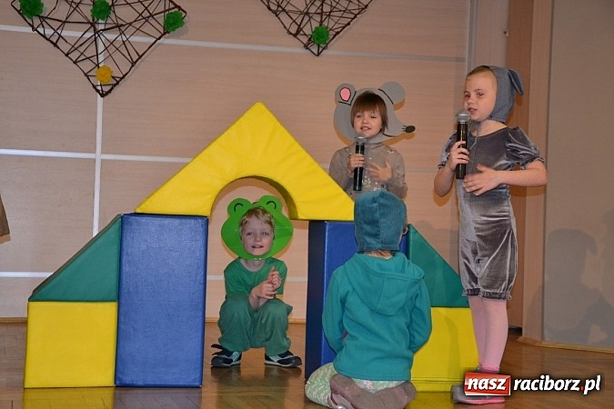 Zdjęcie w galerii na portalu naszraciborz.pl: XXIII Międzynarodowy Przegląd Teatrzyków Przedszkolnych w Tworkowie - FOTOREPORTAŻ wiadomości z regionu