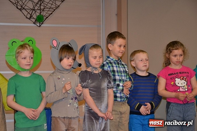 Zdjęcie w galerii na portalu naszraciborz.pl: XXIII Międzynarodowy Przegląd Teatrzyków Przedszkolnych w Tworkowie - FOTOREPORTAŻ wiadomości z regionu