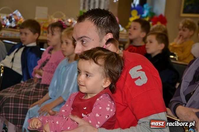 Zdjęcie w galerii na portalu naszraciborz.pl: XXIII Międzynarodowy Przegląd Teatrzyków Przedszkolnych w Tworkowie - FOTOREPORTAŻ wiadomości z regionu