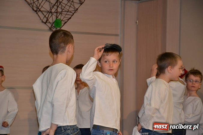 Zdjęcie w galerii na portalu naszraciborz.pl: XXIII Międzynarodowy Przegląd Teatrzyków Przedszkolnych w Tworkowie - FOTOREPORTAŻ wiadomości z regionu