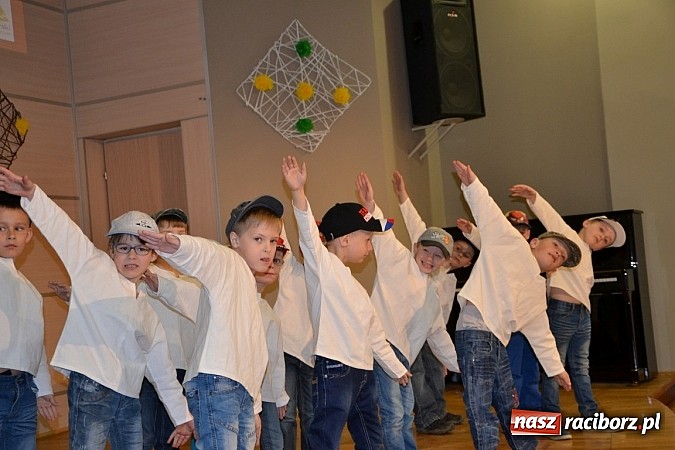 Zdjęcie w galerii na portalu naszraciborz.pl: XXIII Międzynarodowy Przegląd Teatrzyków Przedszkolnych w Tworkowie - FOTOREPORTAŻ wiadomości z regionu