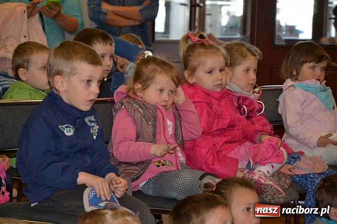 Zdjęcie w galerii na portalu naszraciborz.pl: XXIII Międzynarodowy Przegląd Teatrzyków Przedszkolnych w Tworkowie - FOTOREPORTAŻ wiadomości z regionu