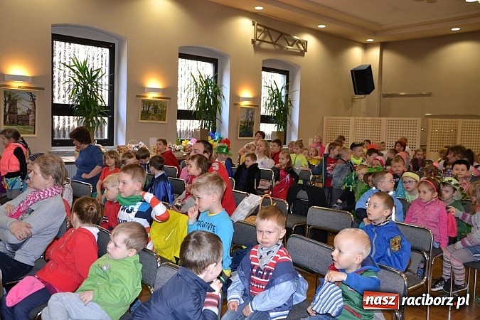 Zdjęcie w galerii na portalu naszraciborz.pl: XXIII Międzynarodowy Przegląd Teatrzyków Przedszkolnych w Tworkowie - FOTOREPORTAŻ wiadomości z regionu