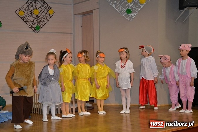 Zdjęcie w galerii na portalu naszraciborz.pl: XXIII Międzynarodowy Przegląd Teatrzyków Przedszkolnych w Tworkowie - FOTOREPORTAŻ wiadomości z regionu