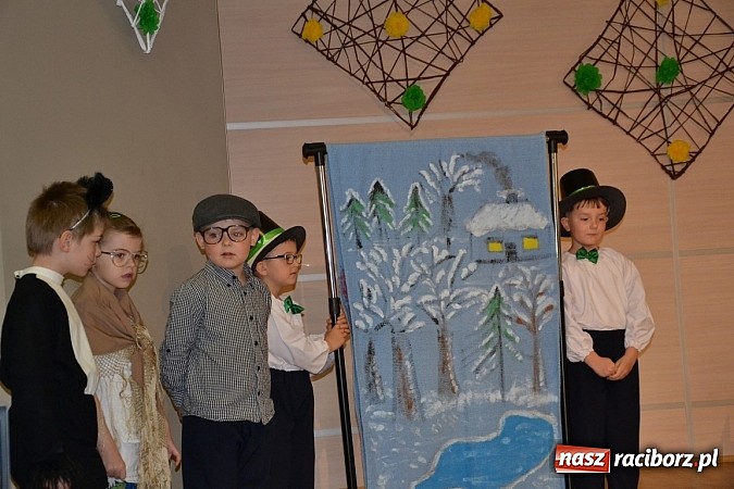 Zdjęcie w galerii na portalu naszraciborz.pl: XXIII Międzynarodowy Przegląd Teatrzyków Przedszkolnych w Tworkowie - FOTOREPORTAŻ wiadomości z regionu