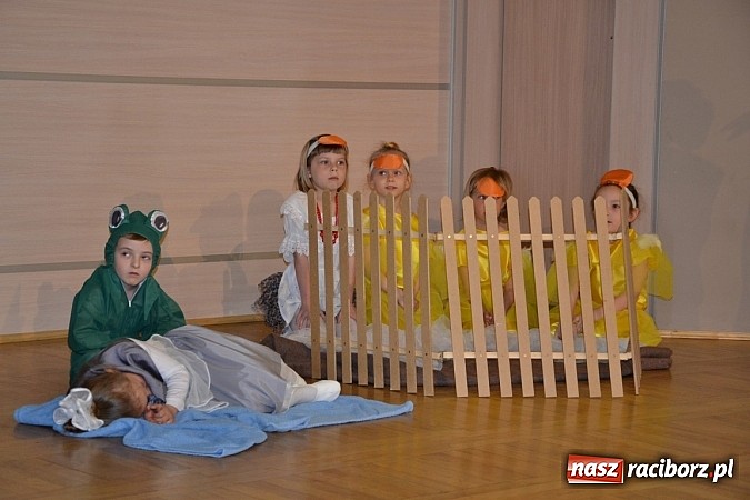 Zdjęcie w galerii na portalu naszraciborz.pl: XXIII Międzynarodowy Przegląd Teatrzyków Przedszkolnych w Tworkowie - FOTOREPORTAŻ wiadomości z regionu