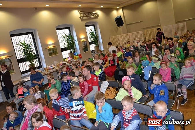 Zdjęcie w galerii na portalu naszraciborz.pl: XXIII Międzynarodowy Przegląd Teatrzyków Przedszkolnych w Tworkowie - FOTOREPORTAŻ wiadomości z regionu