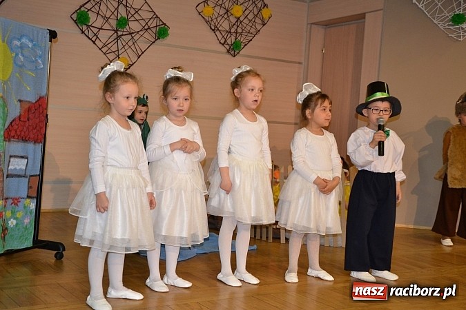 Zdjęcie w galerii na portalu naszraciborz.pl: XXIII Międzynarodowy Przegląd Teatrzyków Przedszkolnych w Tworkowie - FOTOREPORTAŻ wiadomości z regionu