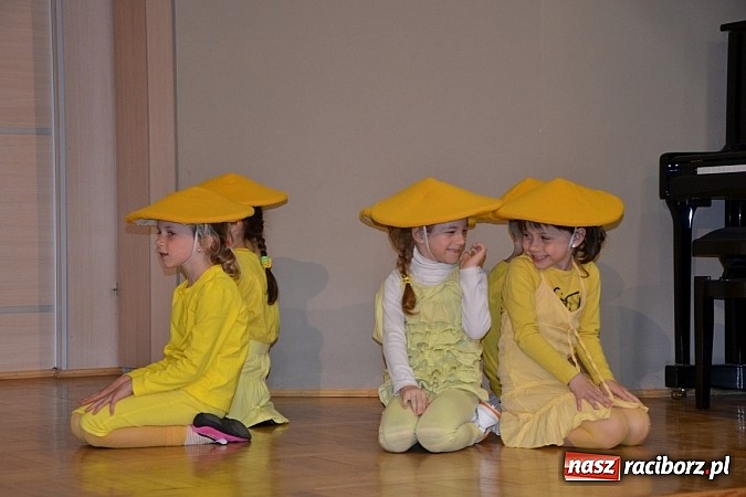 Zdjęcie w galerii na portalu naszraciborz.pl: XXIII Międzynarodowy Przegląd Teatrzyków Przedszkolnych w Tworkowie - FOTOREPORTAŻ wiadomości z regionu