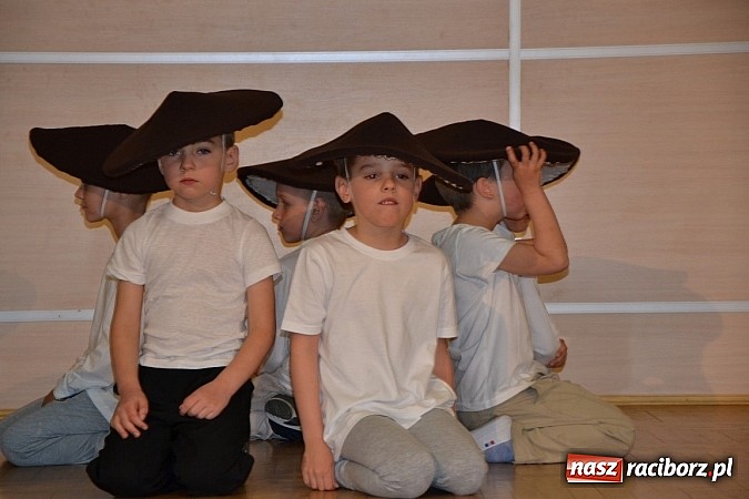 Zdjęcie w galerii na portalu naszraciborz.pl: XXIII Międzynarodowy Przegląd Teatrzyków Przedszkolnych w Tworkowie - FOTOREPORTAŻ wiadomości z regionu
