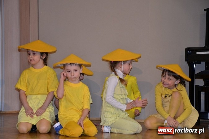 Zdjęcie w galerii na portalu naszraciborz.pl: XXIII Międzynarodowy Przegląd Teatrzyków Przedszkolnych w Tworkowie - FOTOREPORTAŻ wiadomości z regionu