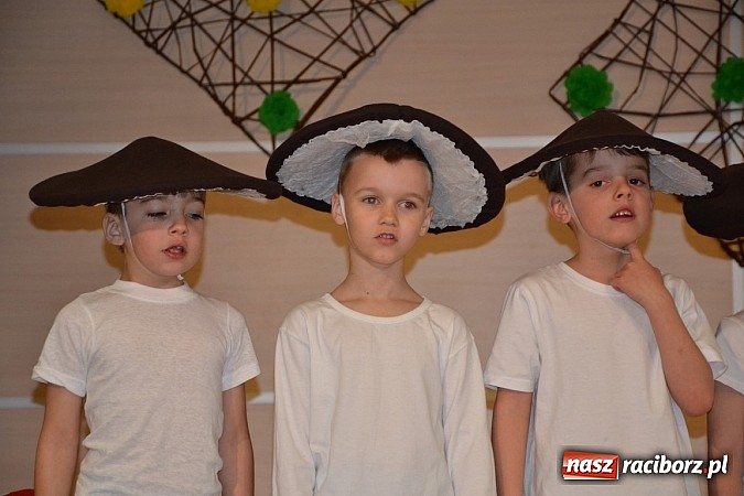 Zdjęcie w galerii na portalu naszraciborz.pl: XXIII Międzynarodowy Przegląd Teatrzyków Przedszkolnych w Tworkowie - FOTOREPORTAŻ wiadomości z regionu