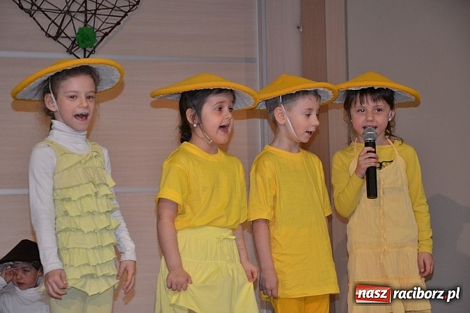 Zdjęcie w galerii na portalu naszraciborz.pl: XXIII Międzynarodowy Przegląd Teatrzyków Przedszkolnych w Tworkowie - FOTOREPORTAŻ wiadomości z regionu