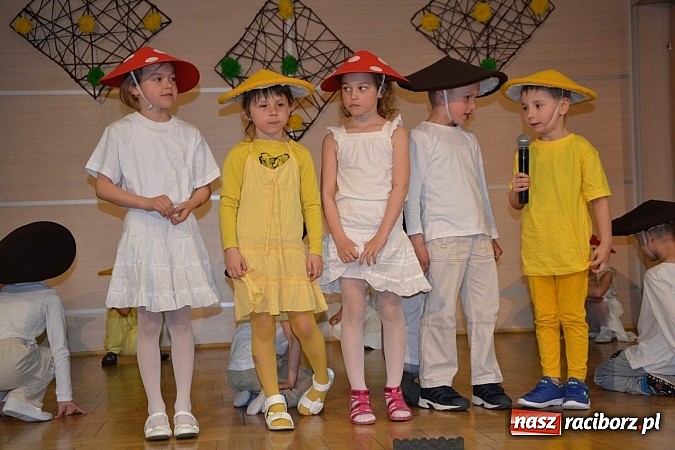 Zdjęcie w galerii na portalu naszraciborz.pl: XXIII Międzynarodowy Przegląd Teatrzyków Przedszkolnych w Tworkowie - FOTOREPORTAŻ wiadomości z regionu