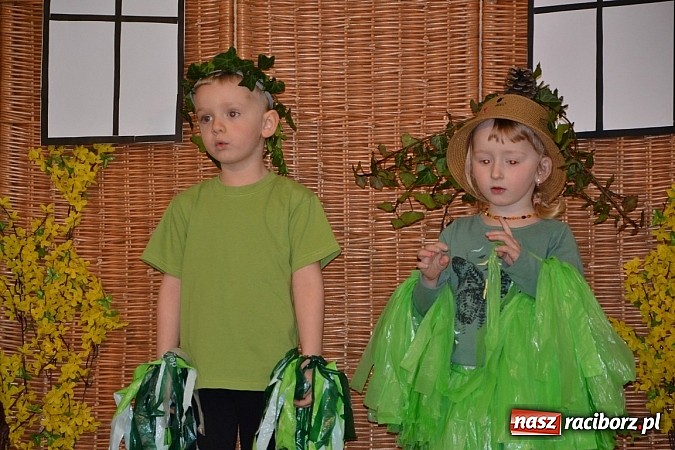 Zdjęcie w galerii na portalu naszraciborz.pl: XXIII Międzynarodowy Przegląd Teatrzyków Przedszkolnych w Tworkowie - FOTOREPORTAŻ wiadomości z regionu