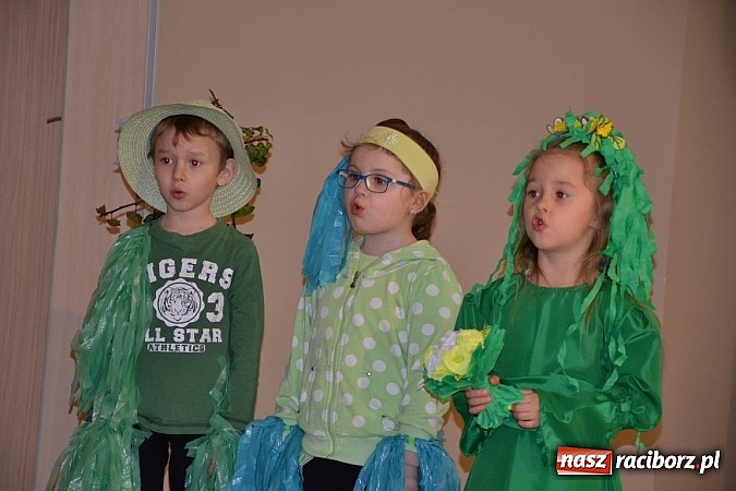 Zdjęcie w galerii na portalu naszraciborz.pl: XXIII Międzynarodowy Przegląd Teatrzyków Przedszkolnych w Tworkowie - FOTOREPORTAŻ wiadomości z regionu