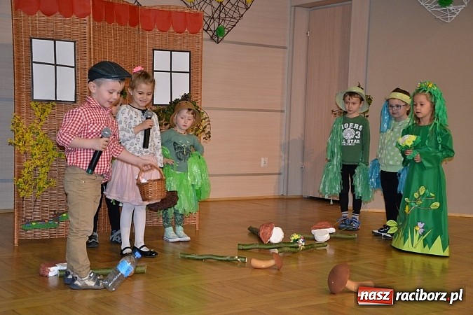 Zdjęcie w galerii na portalu naszraciborz.pl: XXIII Międzynarodowy Przegląd Teatrzyków Przedszkolnych w Tworkowie - FOTOREPORTAŻ wiadomości z regionu