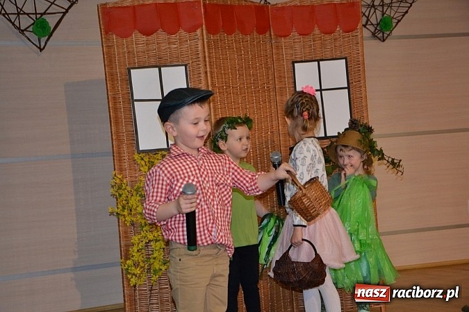 Zdjęcie w galerii na portalu naszraciborz.pl: XXIII Międzynarodowy Przegląd Teatrzyków Przedszkolnych w Tworkowie - FOTOREPORTAŻ wiadomości z regionu