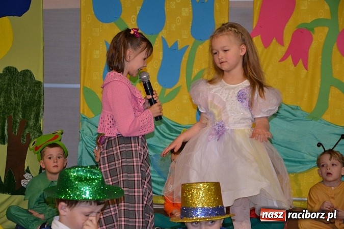 Zdjęcie w galerii na portalu naszraciborz.pl: XXIII Międzynarodowy Przegląd Teatrzyków Przedszkolnych w Tworkowie - FOTOREPORTAŻ wiadomości z regionu