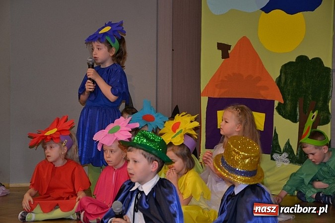 Zdjęcie w galerii na portalu naszraciborz.pl: XXIII Międzynarodowy Przegląd Teatrzyków Przedszkolnych w Tworkowie - FOTOREPORTAŻ wiadomości z regionu