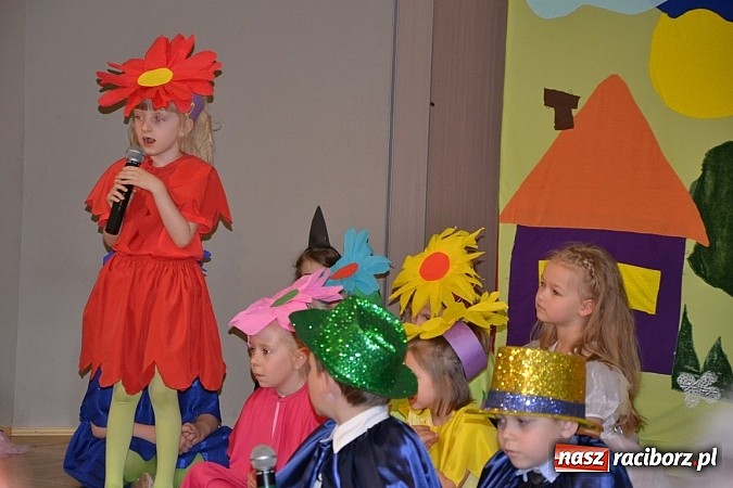 Zdjęcie w galerii na portalu naszraciborz.pl: XXIII Międzynarodowy Przegląd Teatrzyków Przedszkolnych w Tworkowie - FOTOREPORTAŻ wiadomości z regionu