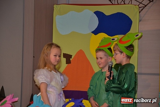 Zdjęcie w galerii na portalu naszraciborz.pl: XXIII Międzynarodowy Przegląd Teatrzyków Przedszkolnych w Tworkowie - FOTOREPORTAŻ wiadomości z regionu