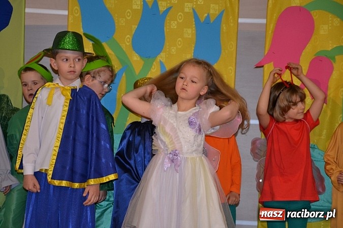 Zdjęcie w galerii na portalu naszraciborz.pl: XXIII Międzynarodowy Przegląd Teatrzyków Przedszkolnych w Tworkowie - FOTOREPORTAŻ wiadomości z regionu