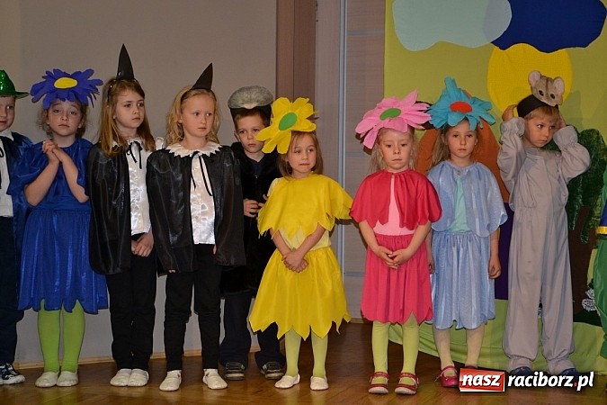 Zdjęcie w galerii na portalu naszraciborz.pl: XXIII Międzynarodowy Przegląd Teatrzyków Przedszkolnych w Tworkowie - FOTOREPORTAŻ wiadomości z regionu