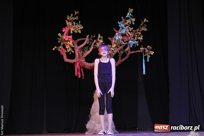 Zdjęcie w galerii na portalu naszraciborz.pl: Najmłodsi aktorzy MDK weszli w świat bajek wiadomości z regionu