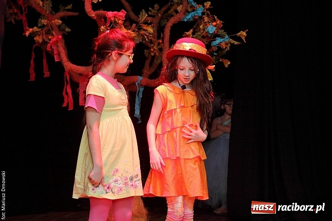 Zdjęcie w galerii na portalu naszraciborz.pl: Najmłodsi aktorzy MDK weszli w świat bajek wiadomości z regionu