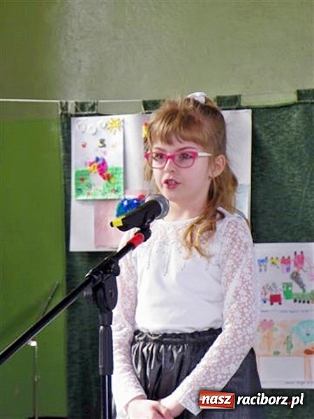 Zdjęcie w galerii na portalu naszraciborz.pl: O wesołym Maćku, co słodycze wcina – czyli wiersze znane i nieznane w szkole w Rudach  wiadomości z regionu