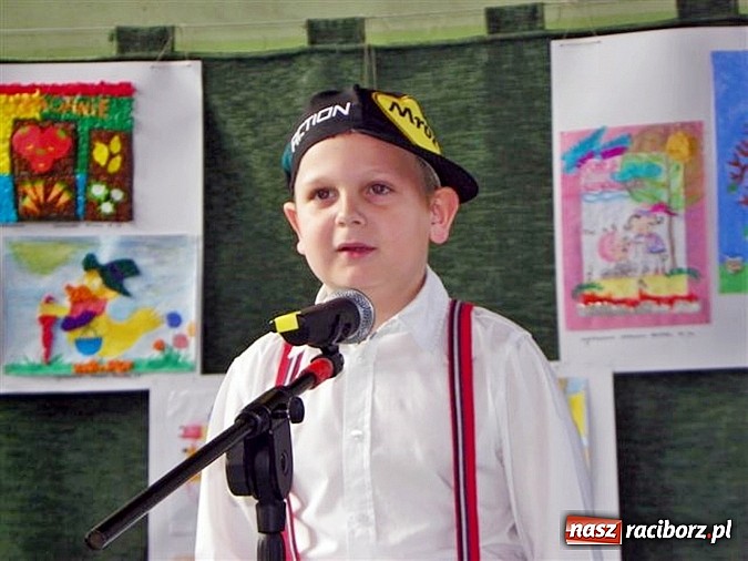 Zdjęcie w galerii na portalu naszraciborz.pl: O wesołym Maćku, co słodycze wcina – czyli wiersze znane i nieznane w szkole w Rudach  wiadomości z regionu
