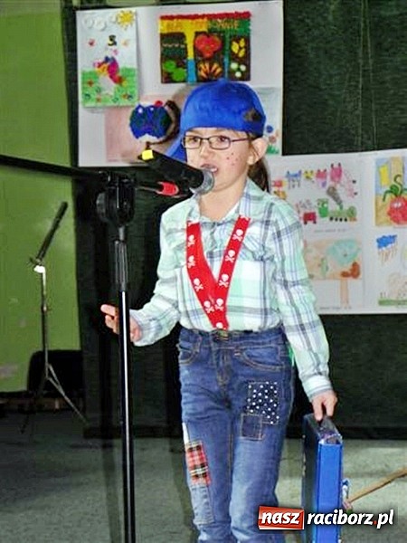 Zdjęcie w galerii na portalu naszraciborz.pl: O wesołym Maćku, co słodycze wcina – czyli wiersze znane i nieznane w szkole w Rudach  wiadomości z regionu