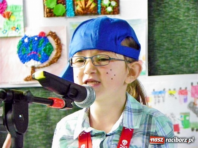 Zdjęcie w galerii na portalu naszraciborz.pl: O wesołym Maćku, co słodycze wcina – czyli wiersze znane i nieznane w szkole w Rudach  wiadomości z regionu