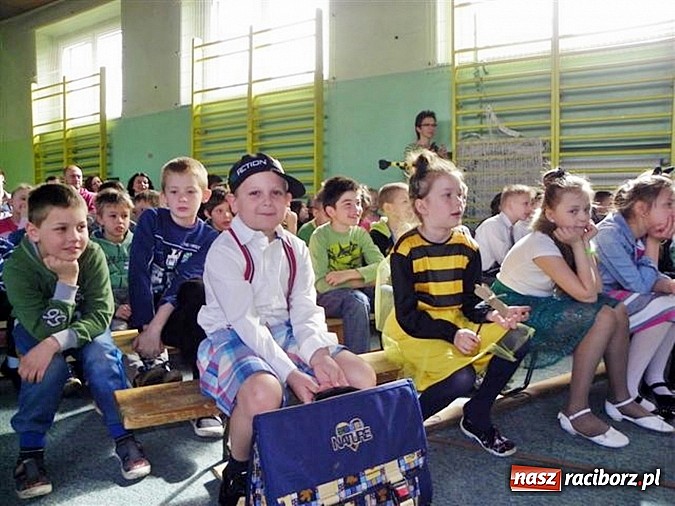 Zdjęcie w galerii na portalu naszraciborz.pl: O wesołym Maćku, co słodycze wcina – czyli wiersze znane i nieznane w szkole w Rudach  wiadomości z regionu