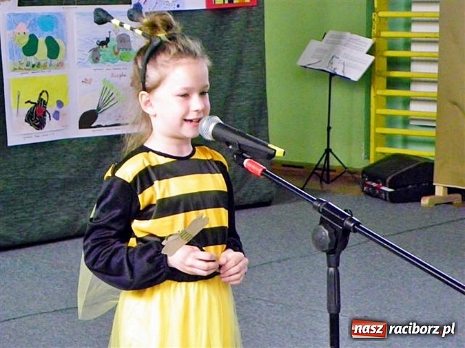 Zdjęcie w galerii na portalu naszraciborz.pl: O wesołym Maćku, co słodycze wcina – czyli wiersze znane i nieznane w szkole w Rudach  wiadomości z regionu