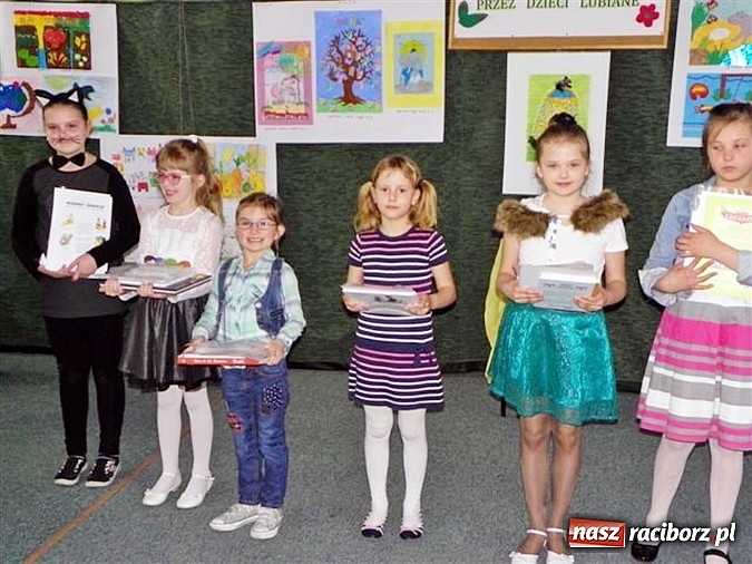 Zdjęcie w galerii na portalu naszraciborz.pl: O wesołym Maćku, co słodycze wcina – czyli wiersze znane i nieznane w szkole w Rudach  wiadomości z regionu