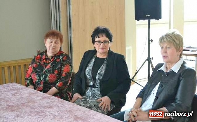 Zdjęcie w galerii na portalu naszraciborz.pl: Wernisaż w nowej sali MOKSiR w Kuźni Raciborskiej wiadomości z regionu