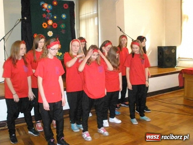 Zdjęcie w galerii na portalu naszraciborz.pl: Tanecznym krokiem w G5 wiadomości z regionu