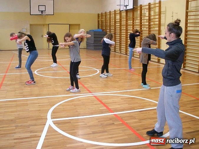 Zdjęcie w galerii na portalu naszraciborz.pl: Tanecznym krokiem w G5 wiadomości z regionu