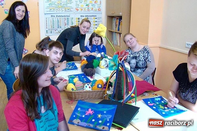 Zdjęcie w galerii na portalu naszraciborz.pl: Kolorowa wiosna w Zespole Szkół Specjalnych w Raciborzu wiadomości z regionu